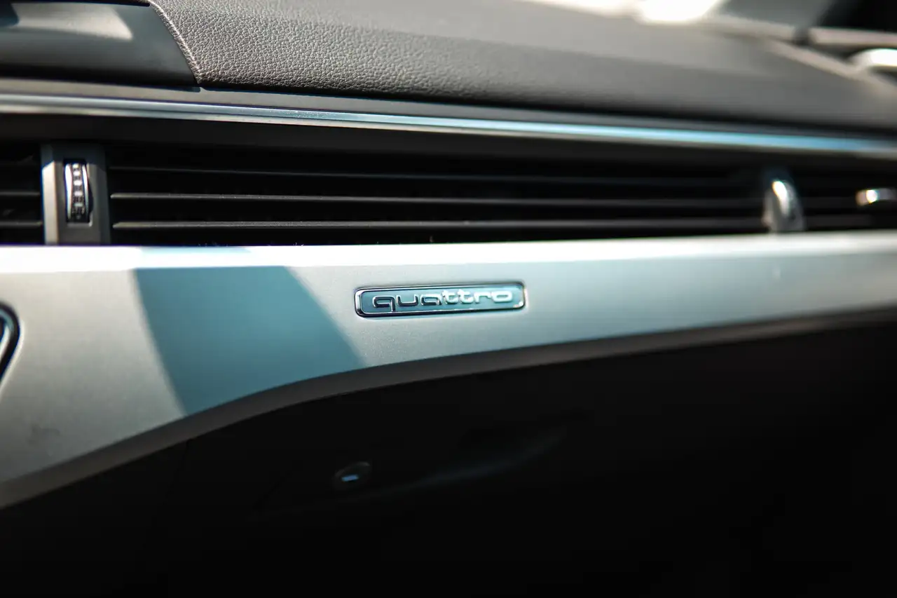 Audi A4 снимка Audi A4