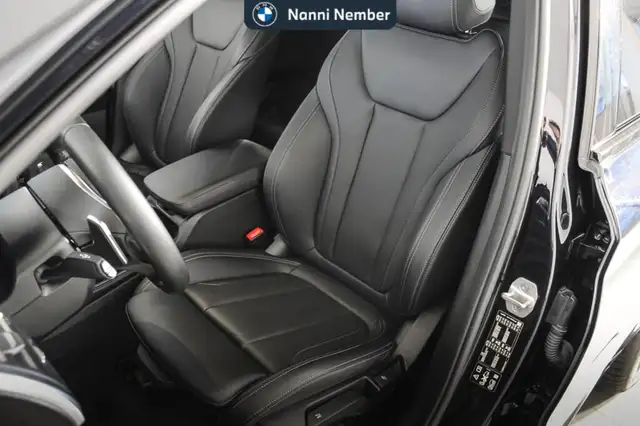 BMW X4 view 14