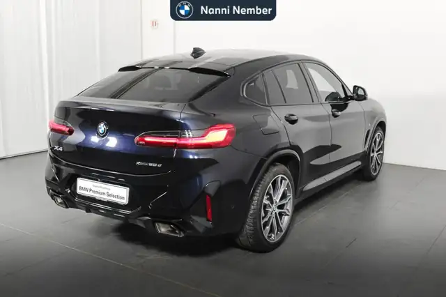 BMW X4 view 3