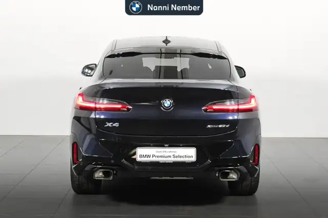 BMW X4 view 4
