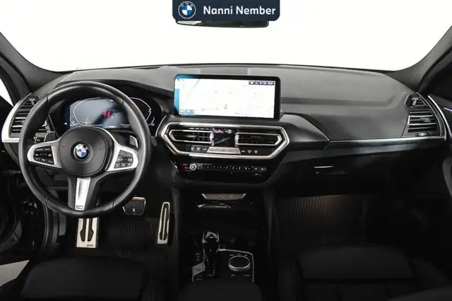 BMW X4 view 11