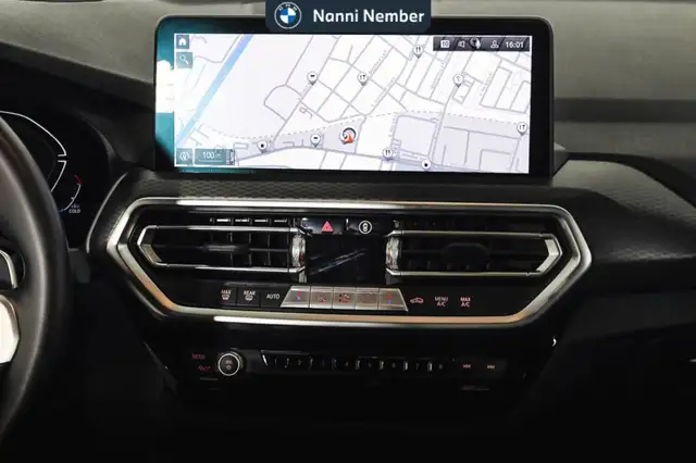 BMW X4 view 12
