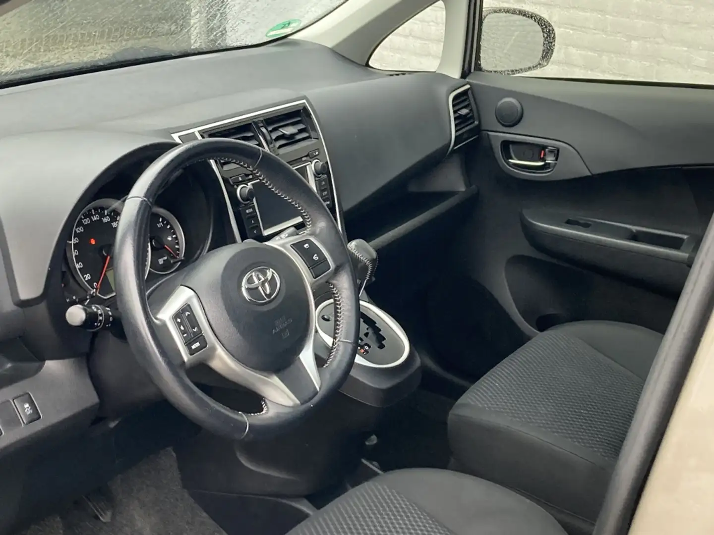 Toyota Verso-S 1.3 VVT-i Trend Automaat | Pano | Cruise Control | Brun - 2