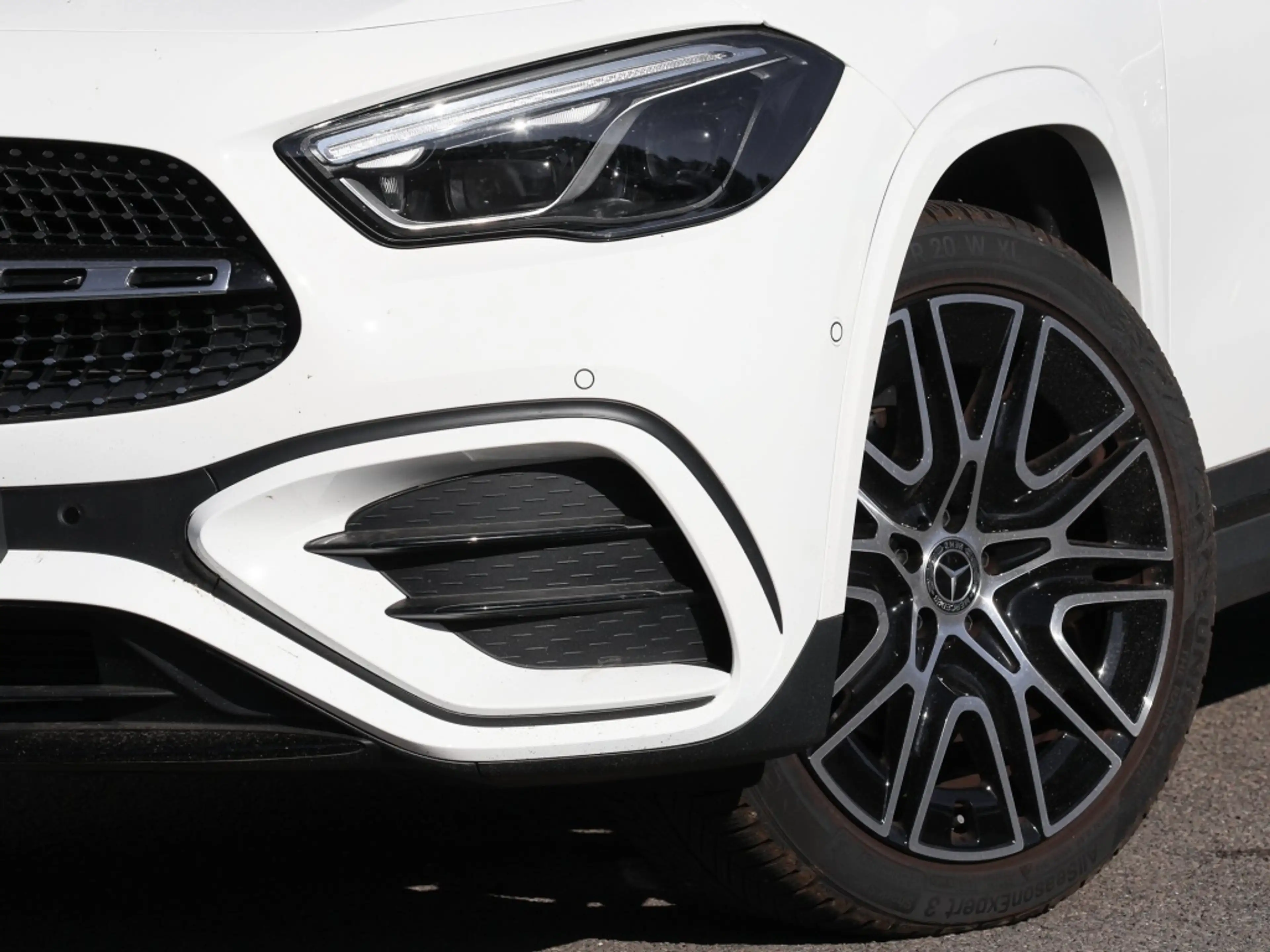 Mercedes-Benz GLA 220 d 4MATIC AMG-Sport+Pano+Distr+MLB+Night — photo 6