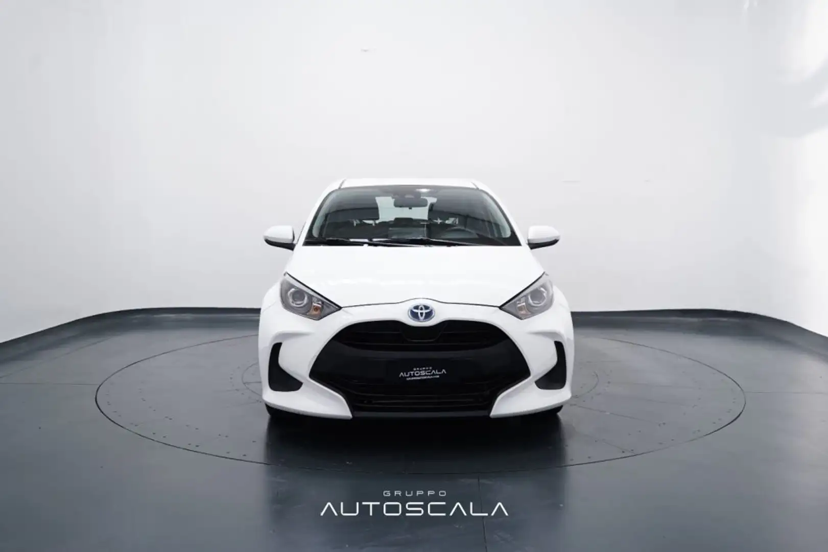 Toyota Yaris 1.5 Hybrid 116cv 5 porte Business Weiß - 2