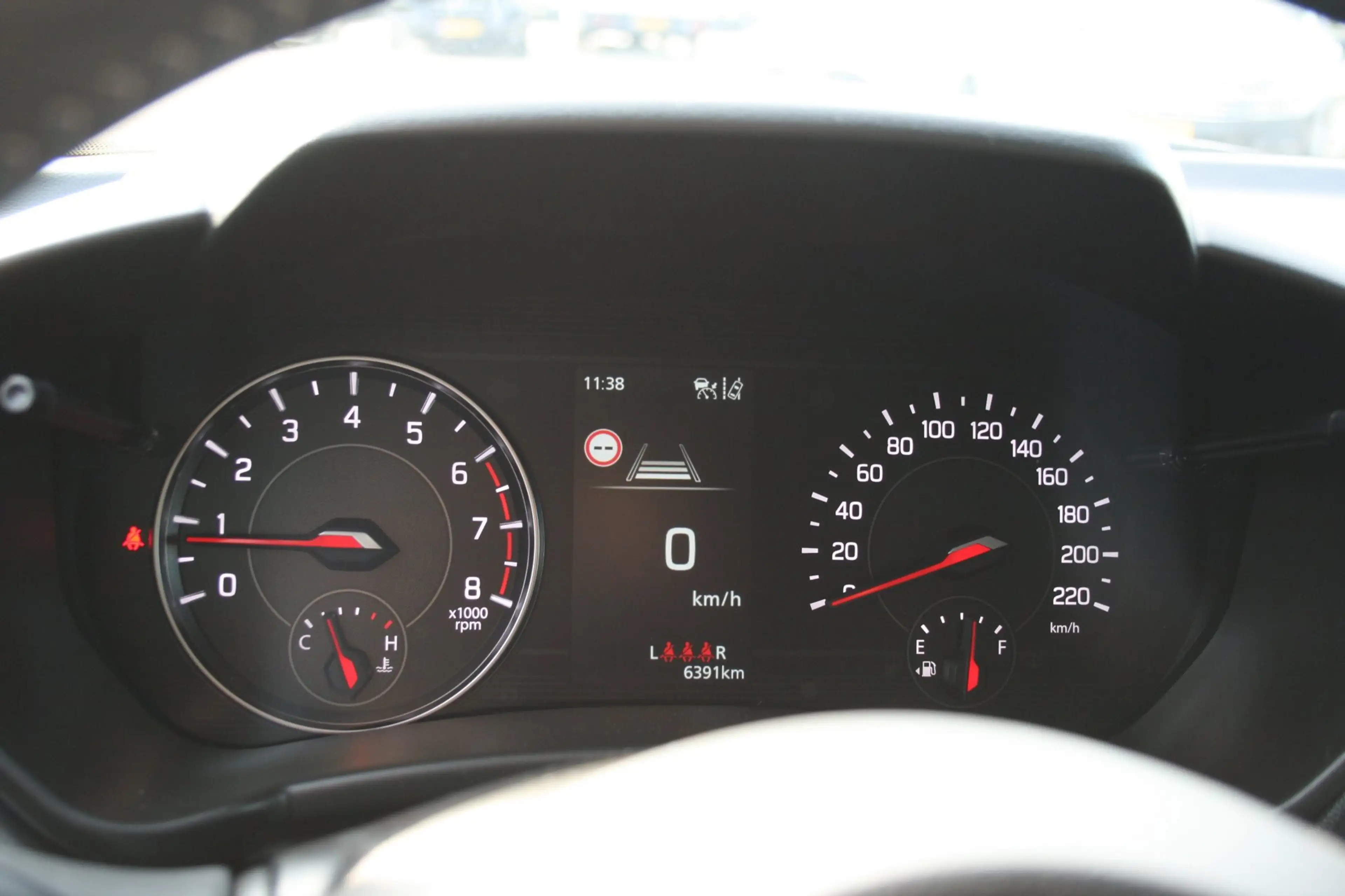 Suzuki Swift 1.2 Style Smart Hybrid — photo 11