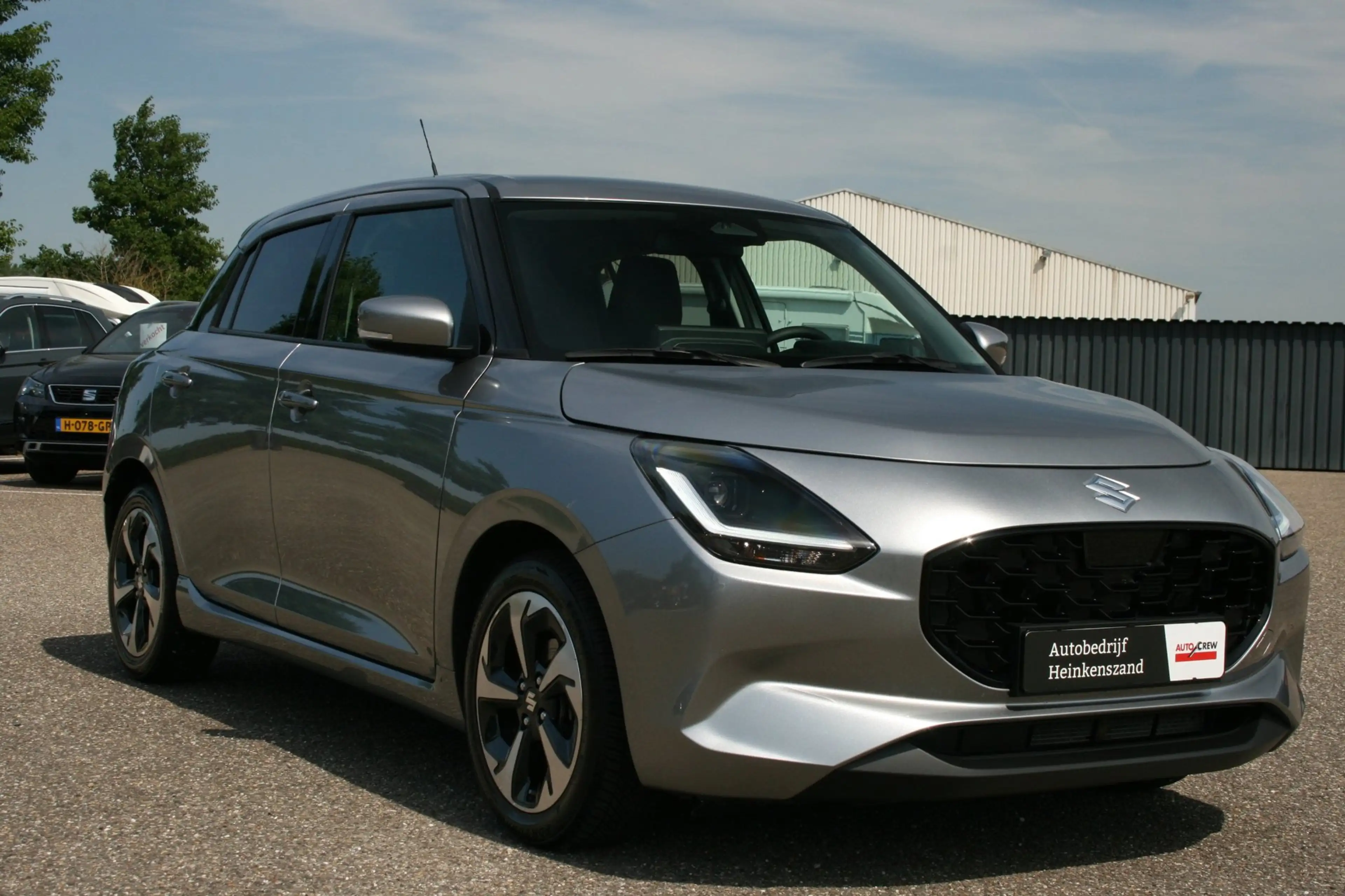 Suzuki Swift 1.2 Style Smart Hybrid — photo 8