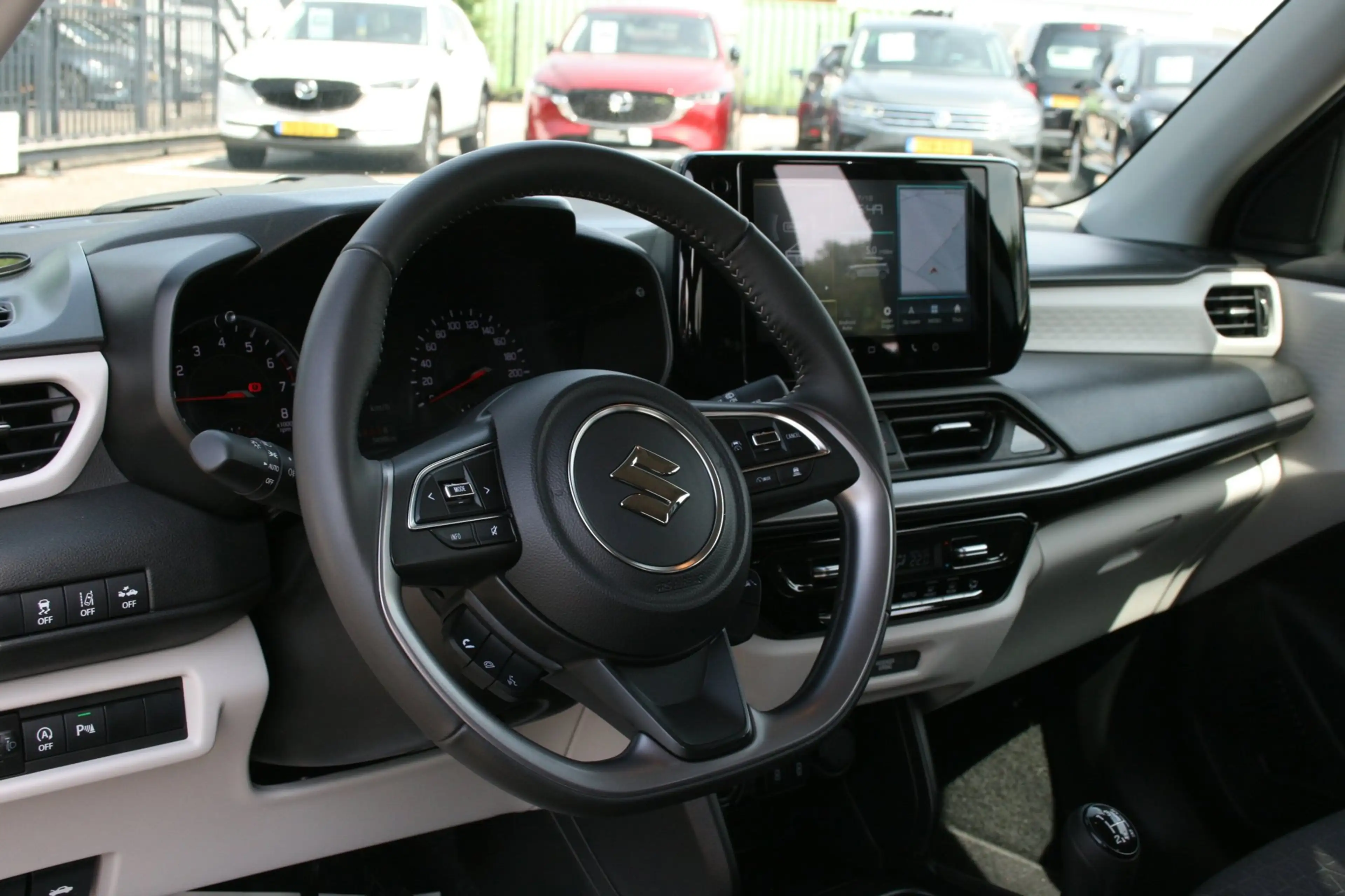 Suzuki Swift 1.2 Style Smart Hybrid — photo 2