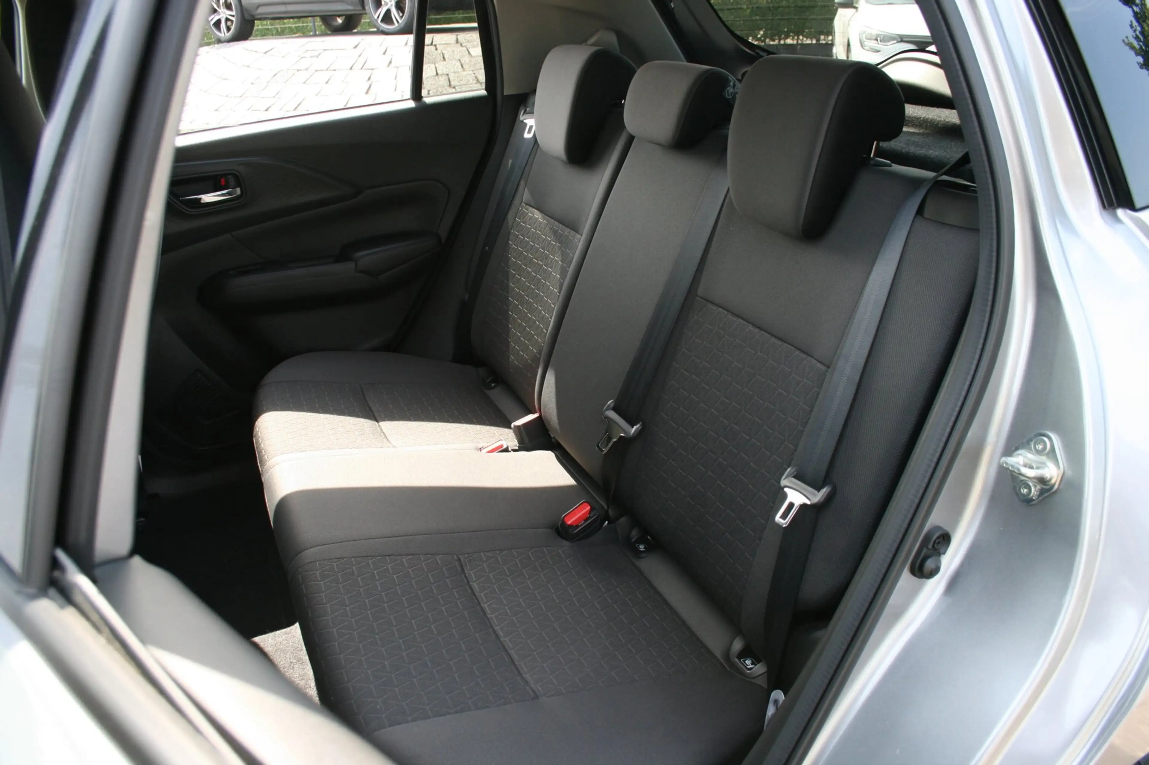 Suzuki Swift 1.2 Style Smart Hybrid — photo 13