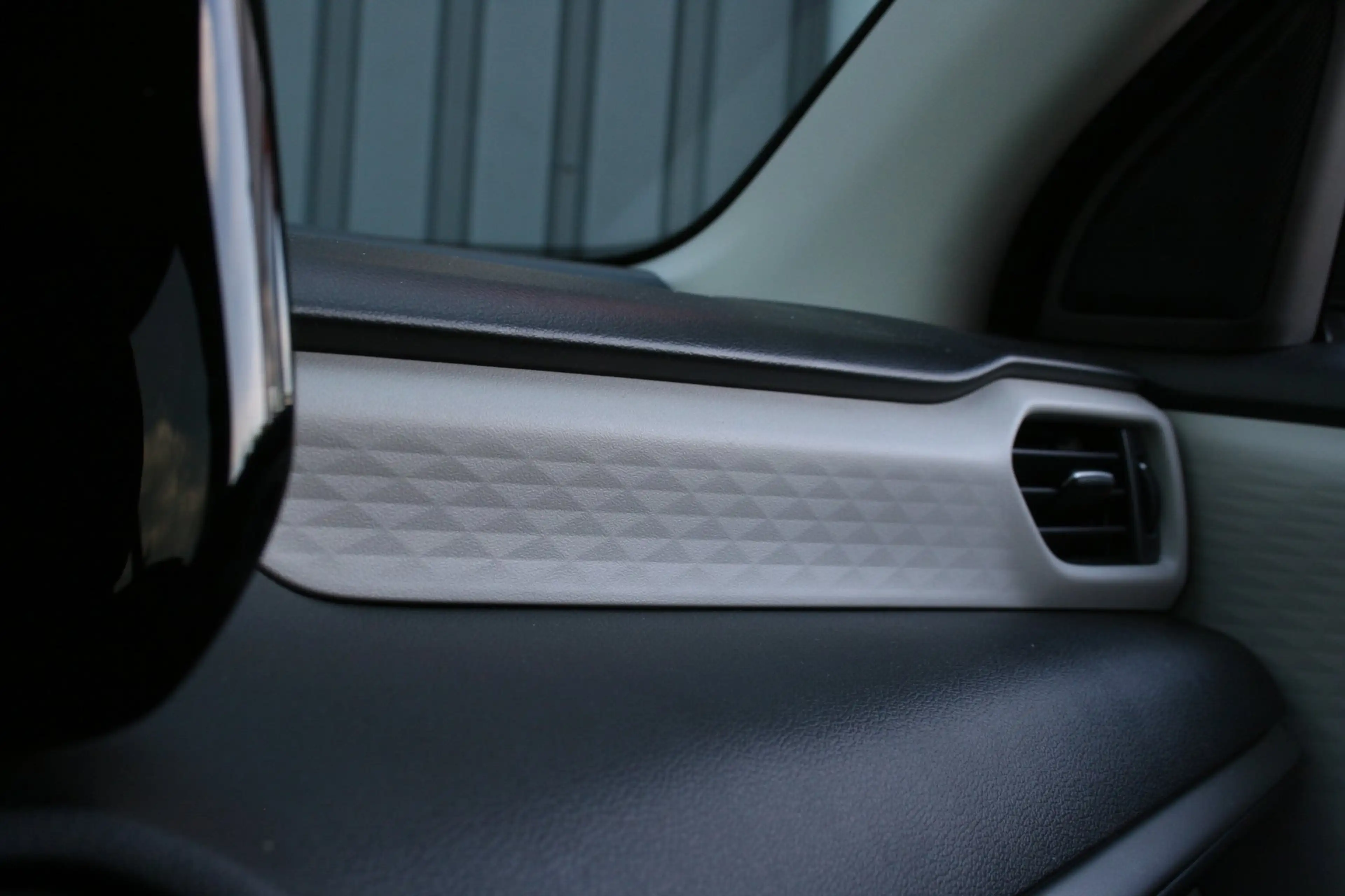 Suzuki Swift 1.2 Style Smart Hybrid — photo 29