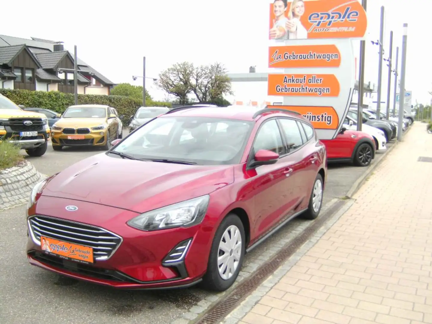 Ford Focus Turnier 1.0 EcoBoost Start-Stopp-System TREND Rot - 1