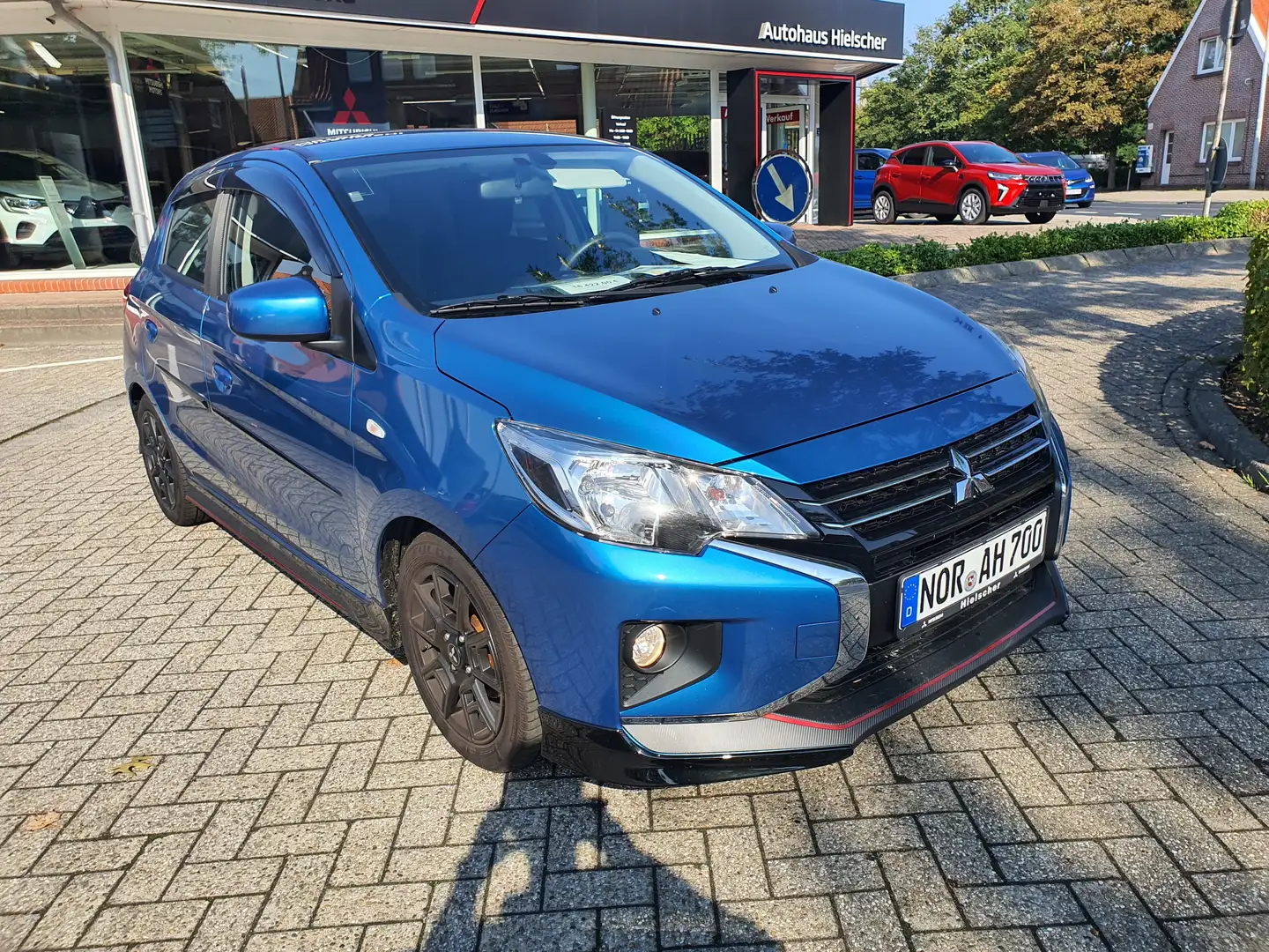 Mitsubishi Space Star Select 1.2 mit Tieferlegung Blau - 2