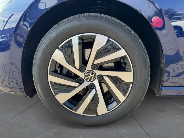 Volkswagen Golf view 15