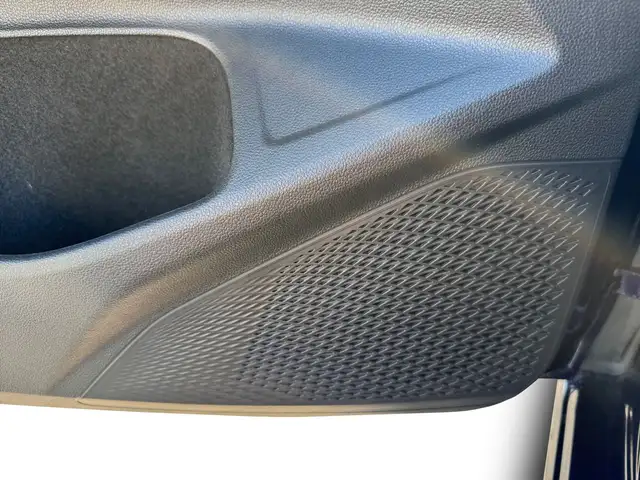 Volkswagen Golf view 11