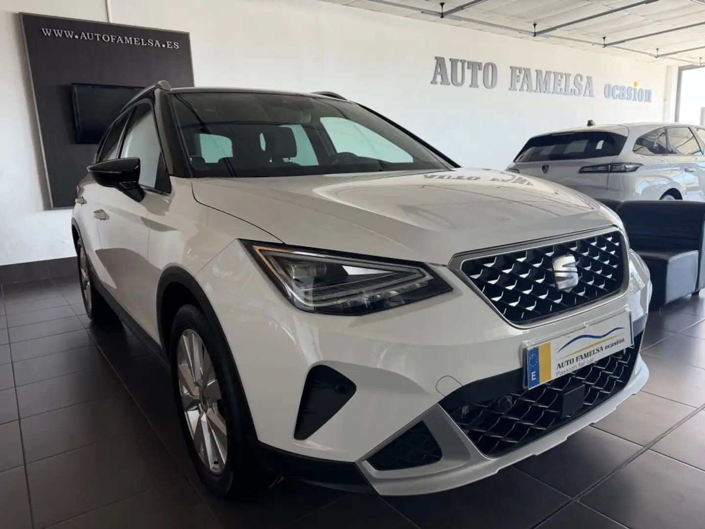 SEAT Arona 1.0 TSI S&S Xperience 110 Blanco - 1