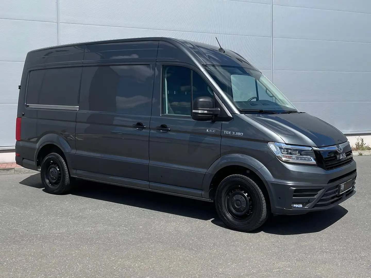 MAN TGE 3.180 L3H3 Kasten 4x4 AUTOM DIFF AHK ACC Grau - 2