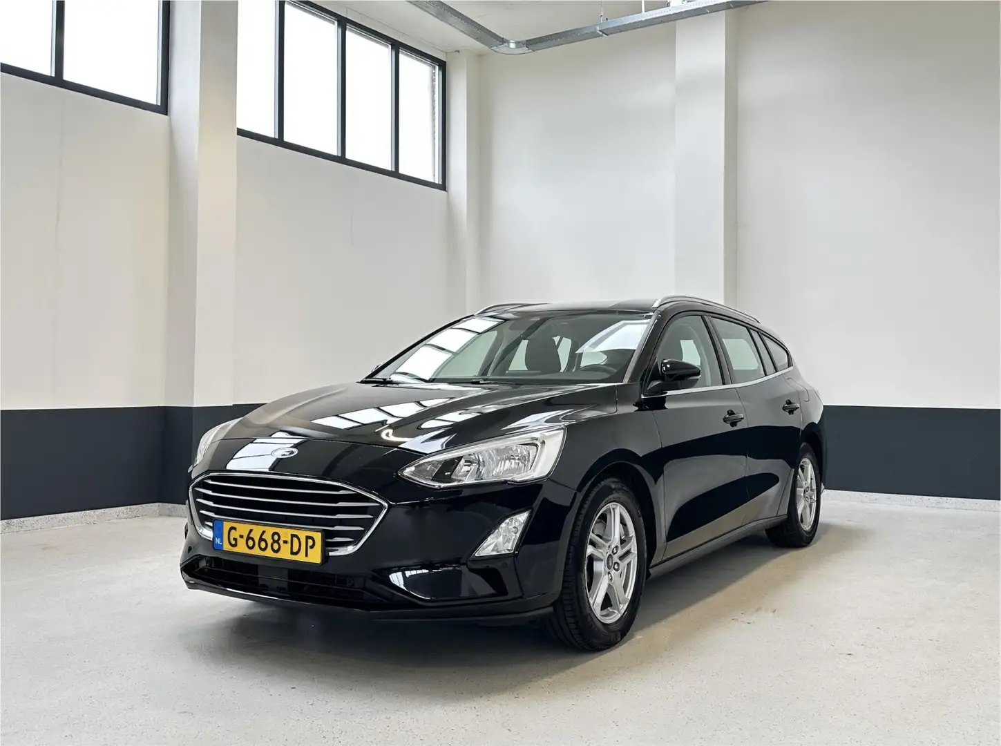 Ford Focus Wagon 1.0 EcoBoost Titanium Business |Navi | Carpl Schwarz - 2