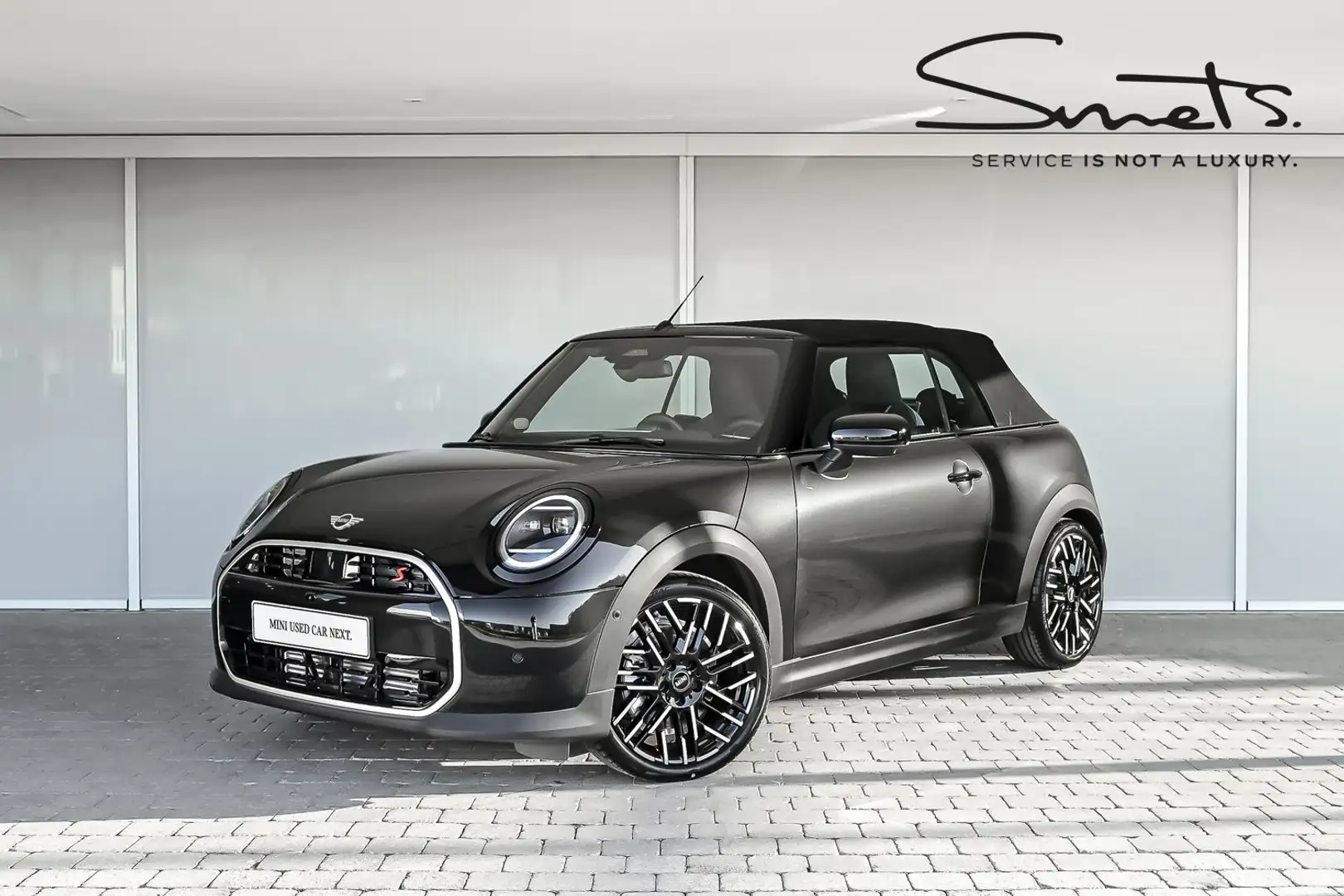 MINI Cooper S Cabrio Favoured Trim - Pack XL Zwart - 2