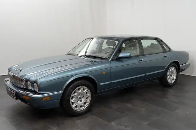 Jaguar XJ8 3.2