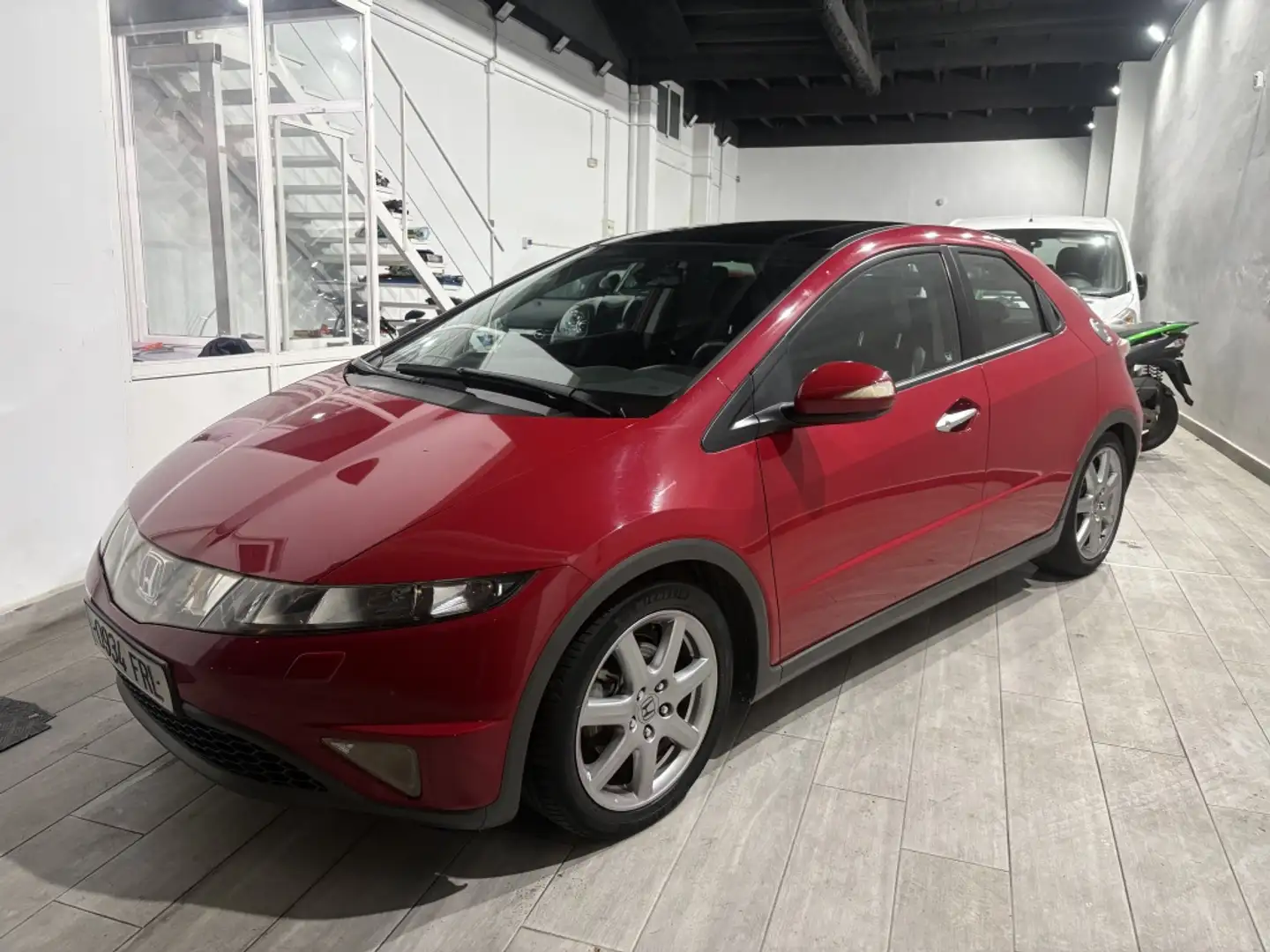Honda Civic 1.8 i-VTEC Executive Rojo - 1