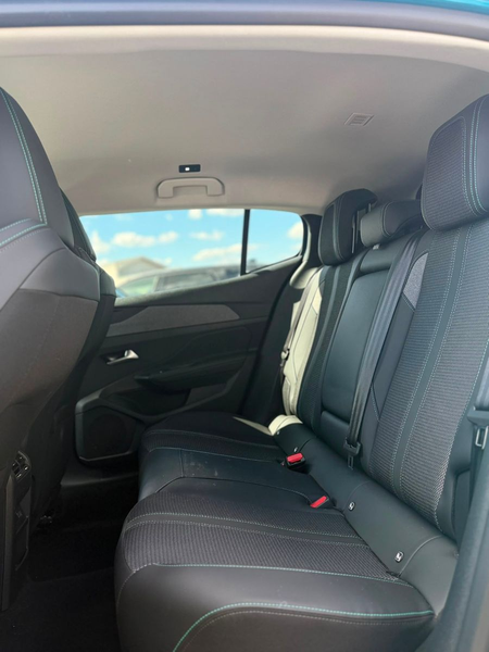 Peugeot 408 Allure Hybrid 145PS e-DSC6 *360° KAMERA* — photo 12