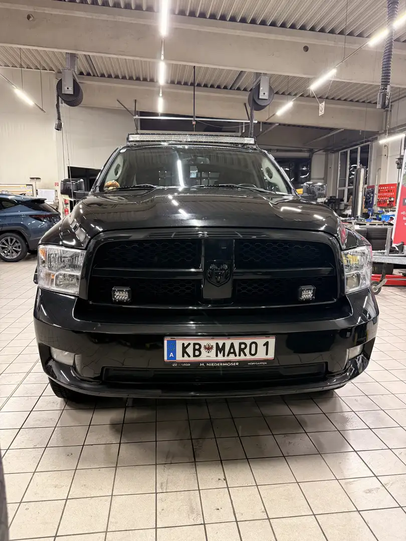 Dodge RAM 5.7l Hemi V8 - 1