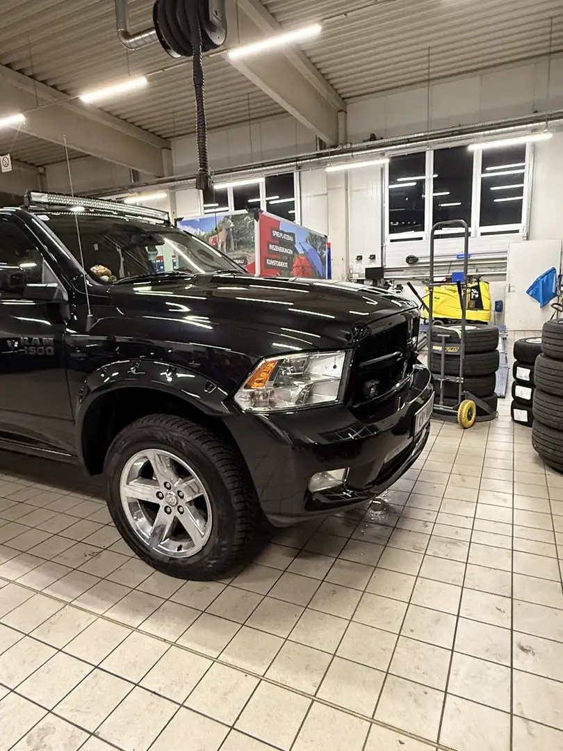 Dodge RAM 5.7l Hemi V8 - 2