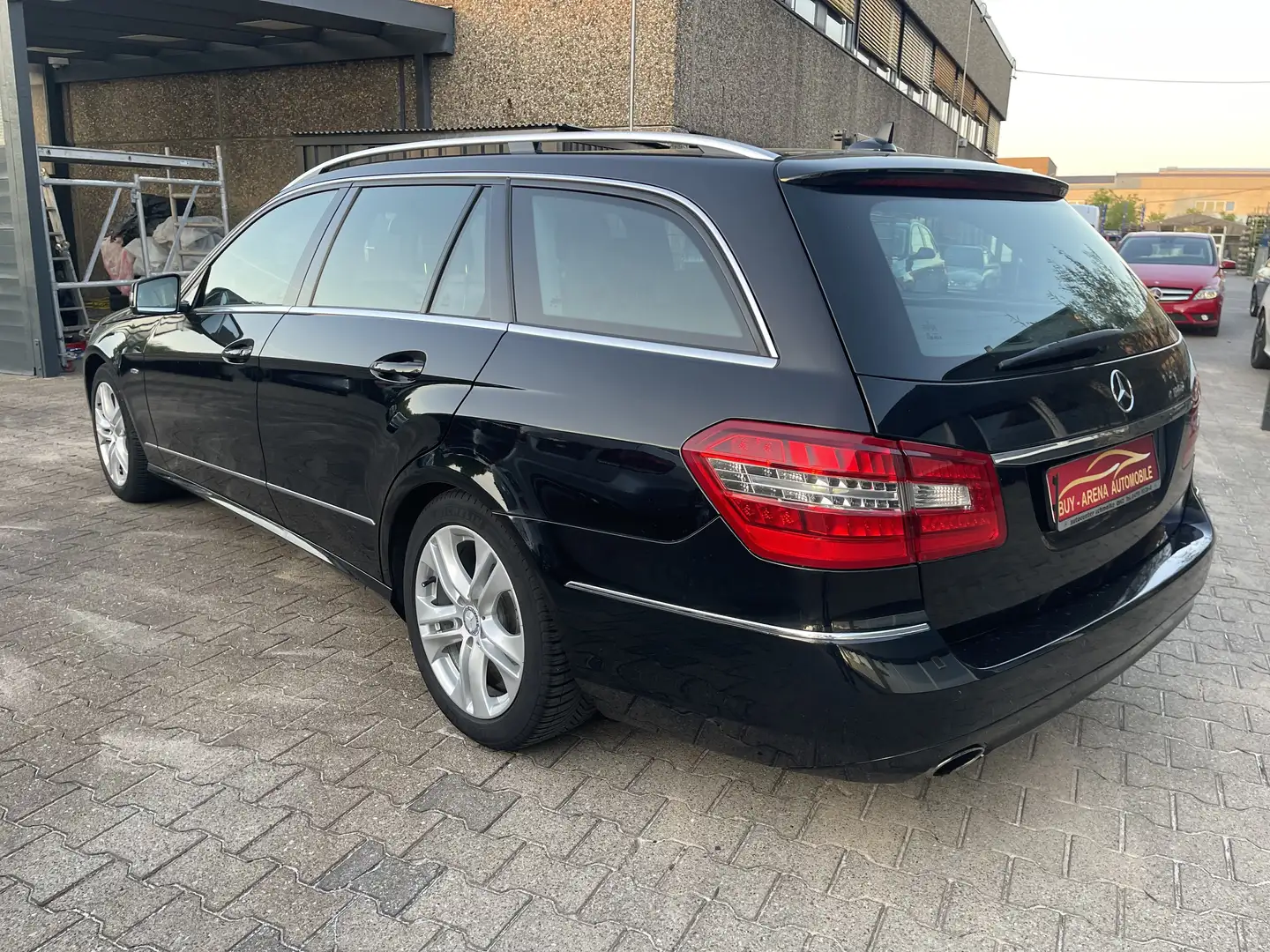 Mercedes-Benz E 200 CGI Avantgarde BlueEfficiency Automa. Top Gepflegt Чорний - 2