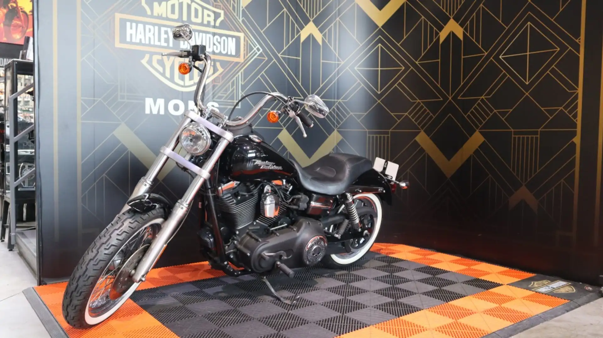 Harley-Davidson Street Bob Chopper crna - 1