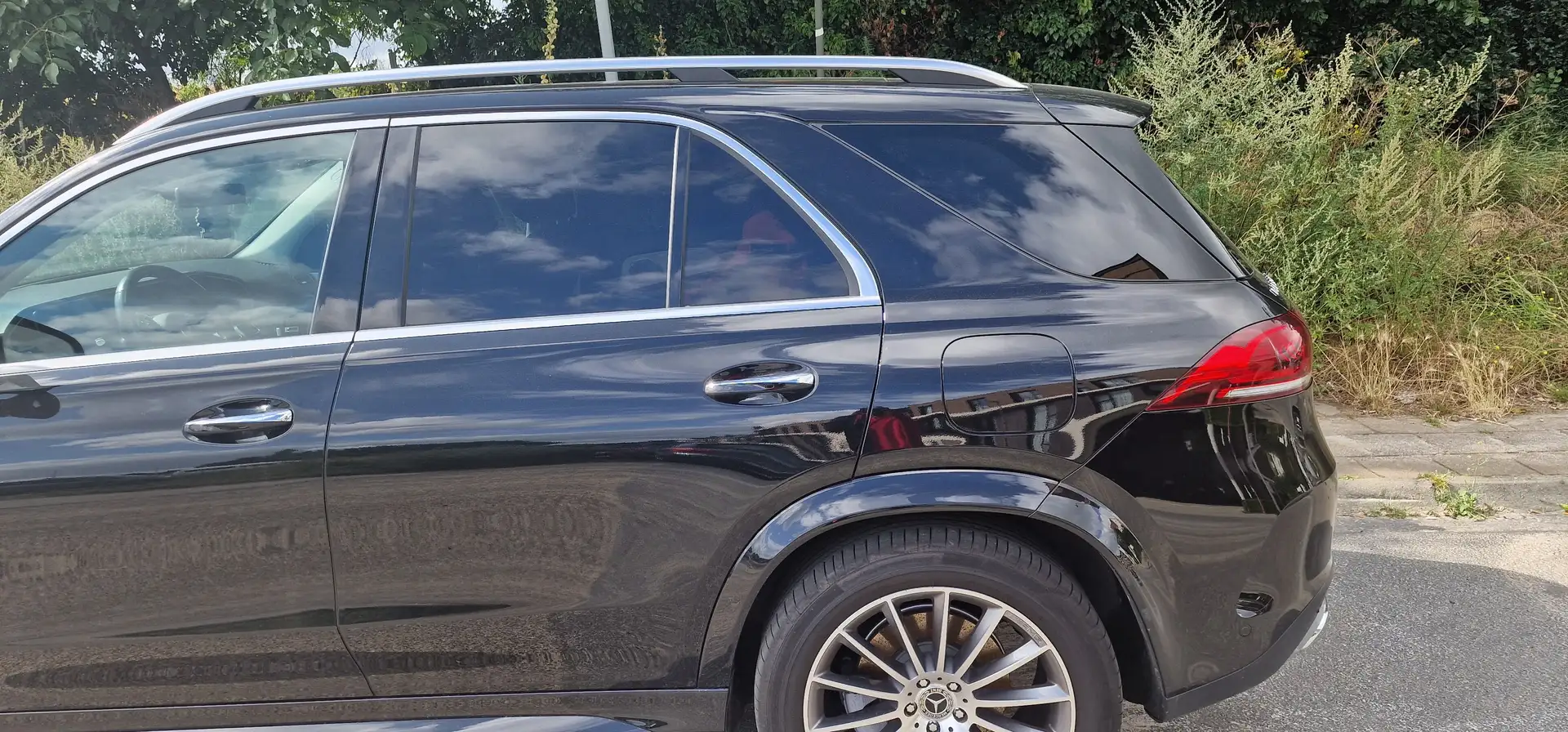 Mercedes-Benz GLE 350 GLE 350 e 4-Matic PHEV Business Solution Zwart - 1