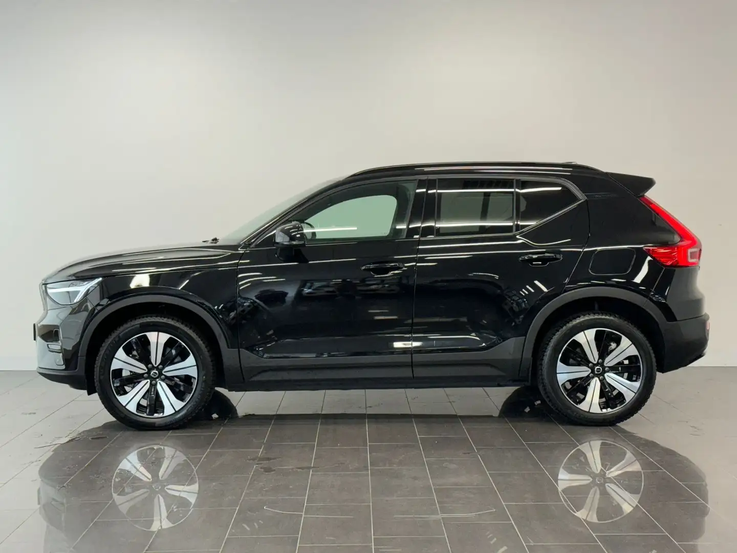 Volvo XC40 Recharge Core 70 kWh Stoel/stuur verw. | Acteruitr Zwart - 2