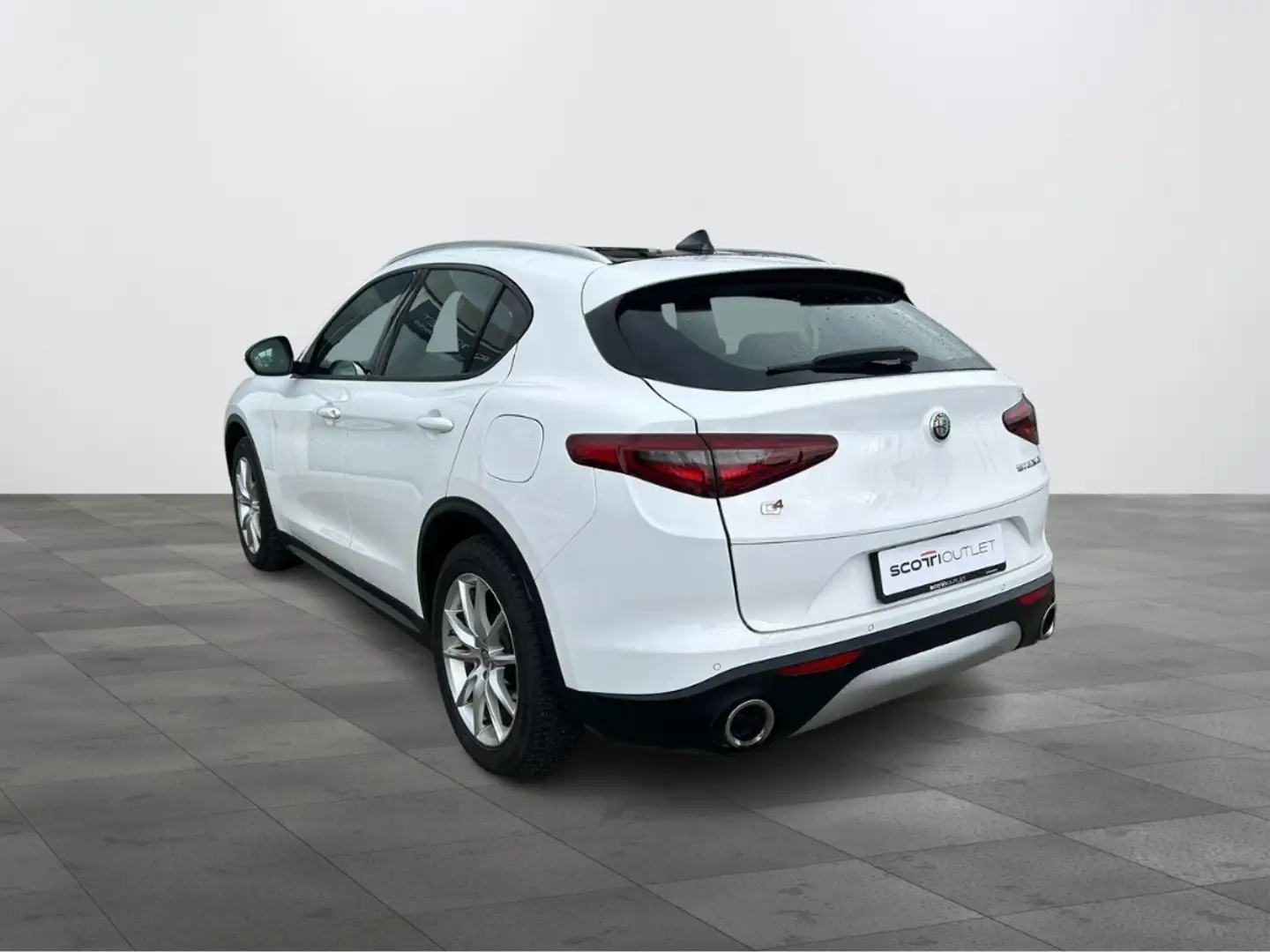 Alfa Romeo Stelvio 2.2 Turbo Executive Bílá - 2