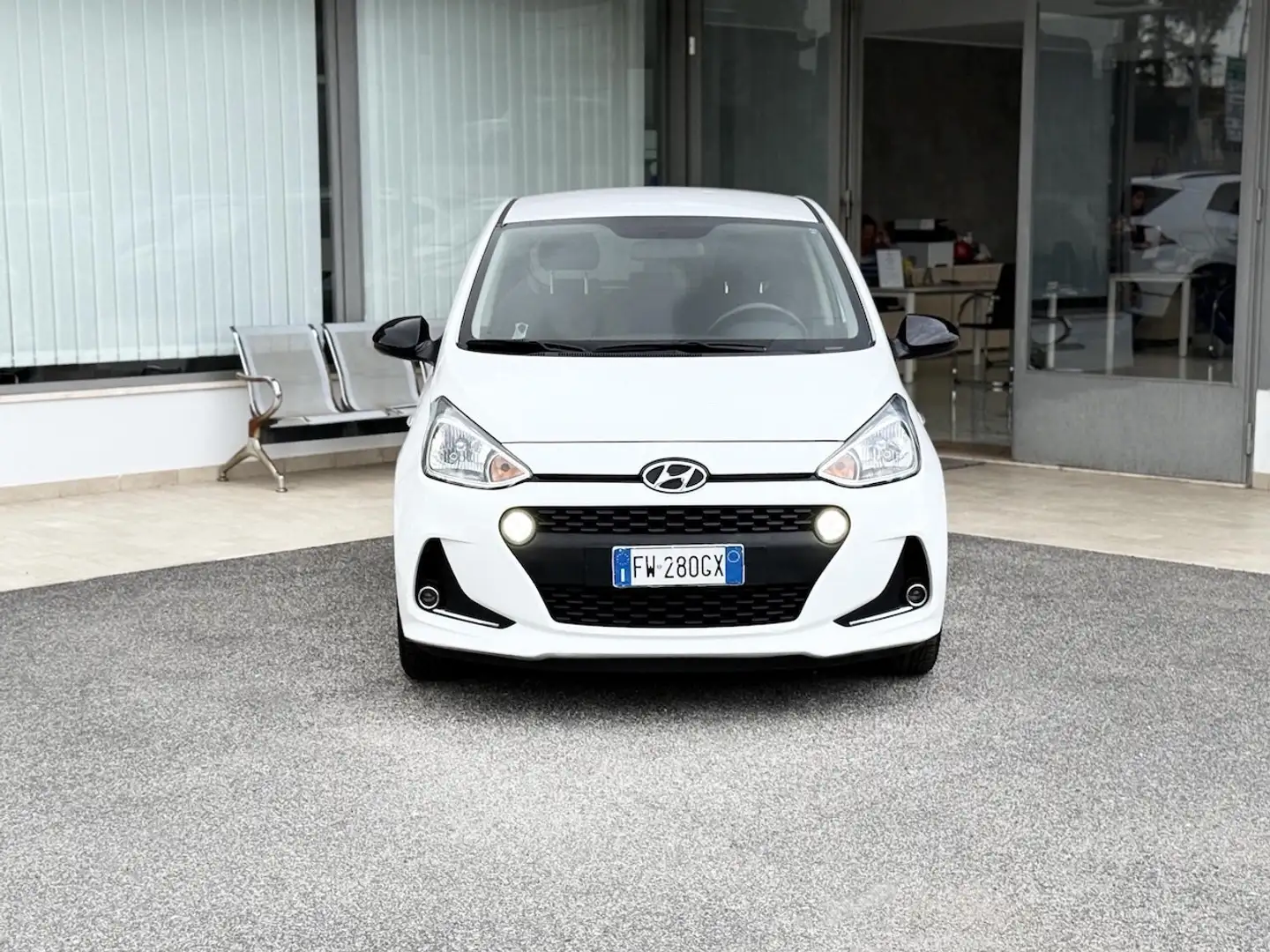Hyundai i10 1.0 Benzina 67CV E6 Automatica Neo -2019 Bianco - 2