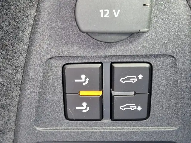 Volkswagen Touareg view 22