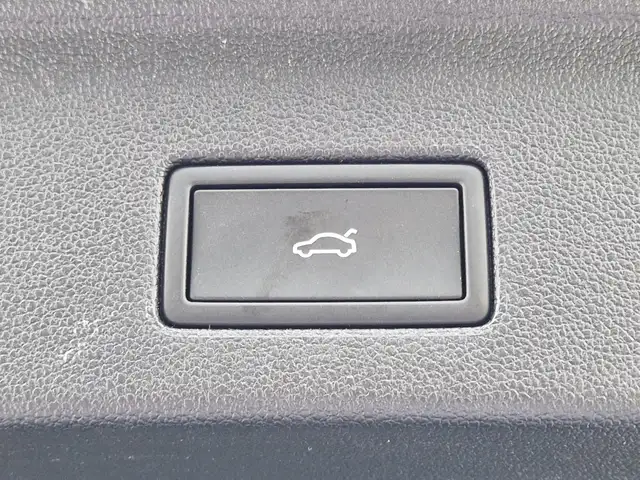 Volkswagen Touareg view 23