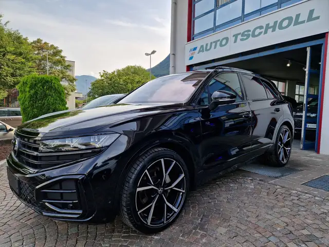 Volkswagen Touareg main image