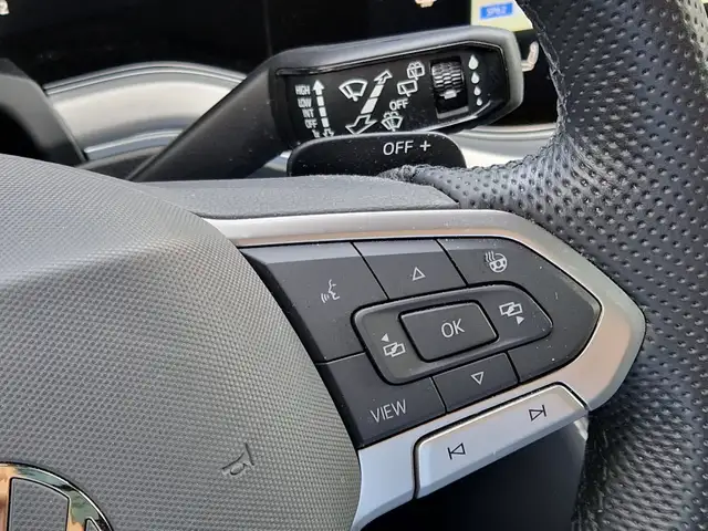 Volkswagen Touareg view 12