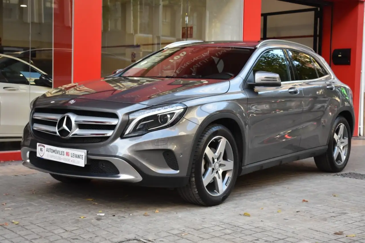 Mercedes-Benz GLA 200