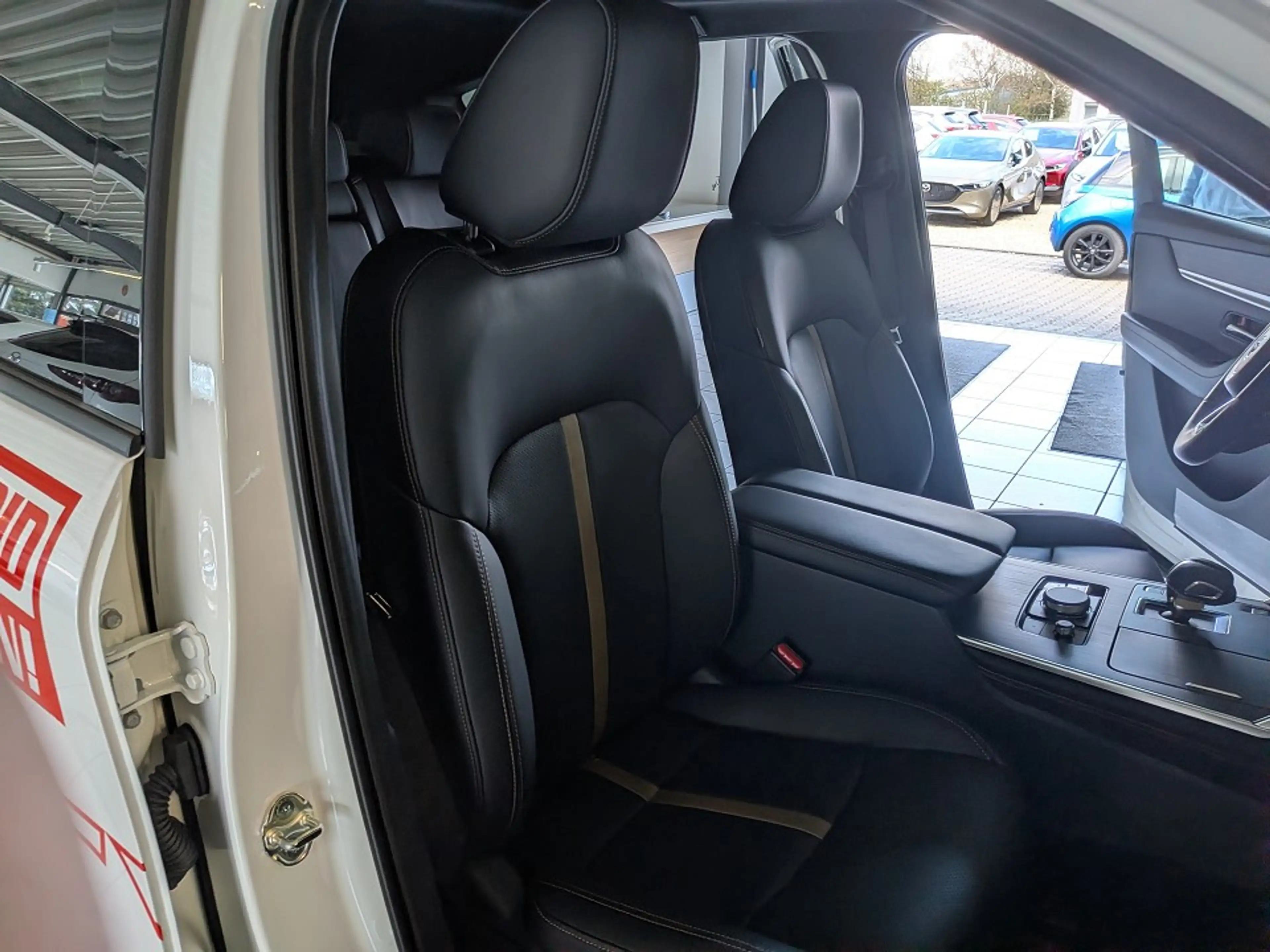 Mazda CX-60 2.5L e-SKYACTIV PHEV 327ps Homura Plus — photo 13