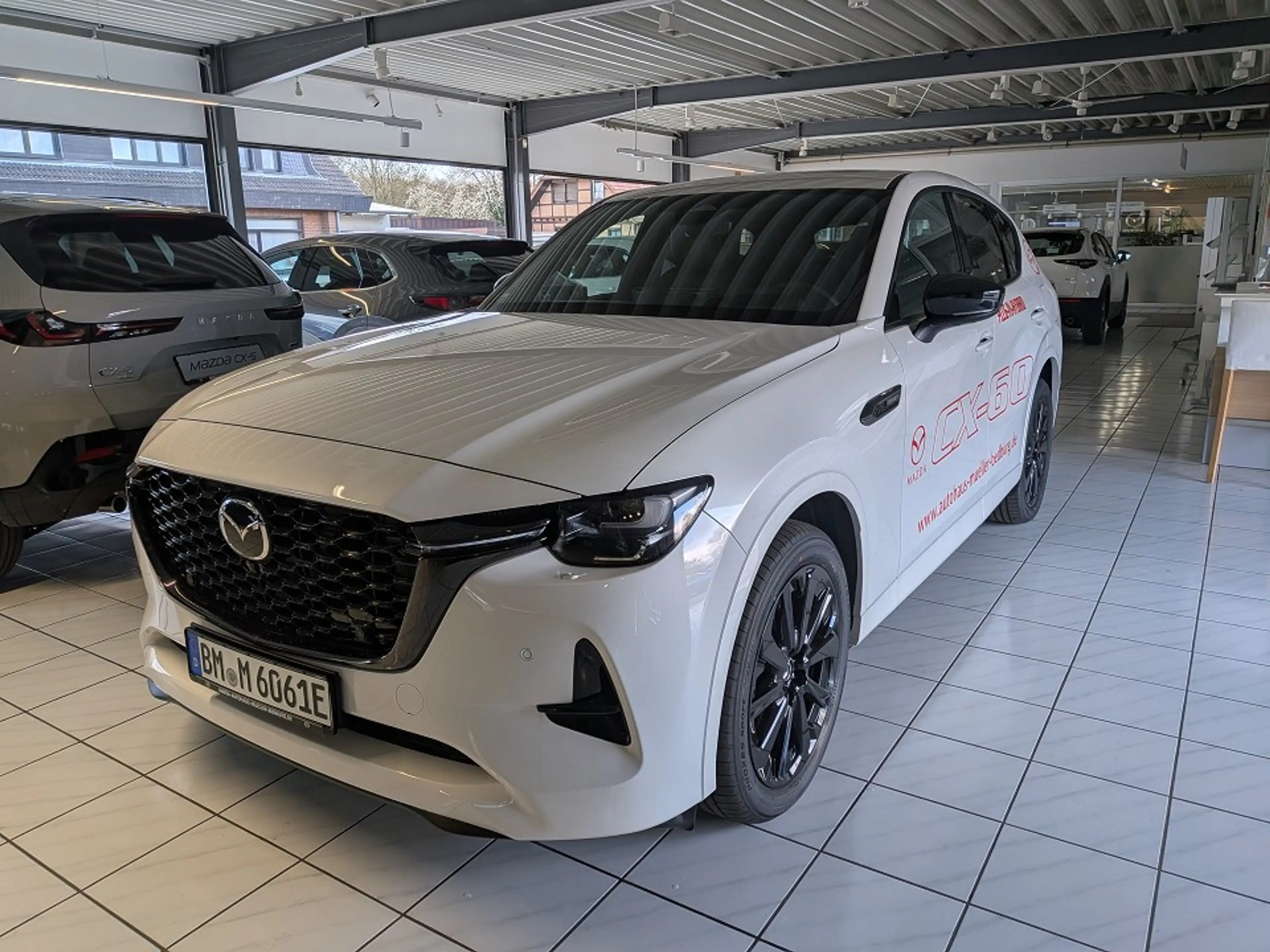 Mazda CX-60 2.5L e-SKYACTIV PHEV 327ps Homura Plus — photo 2