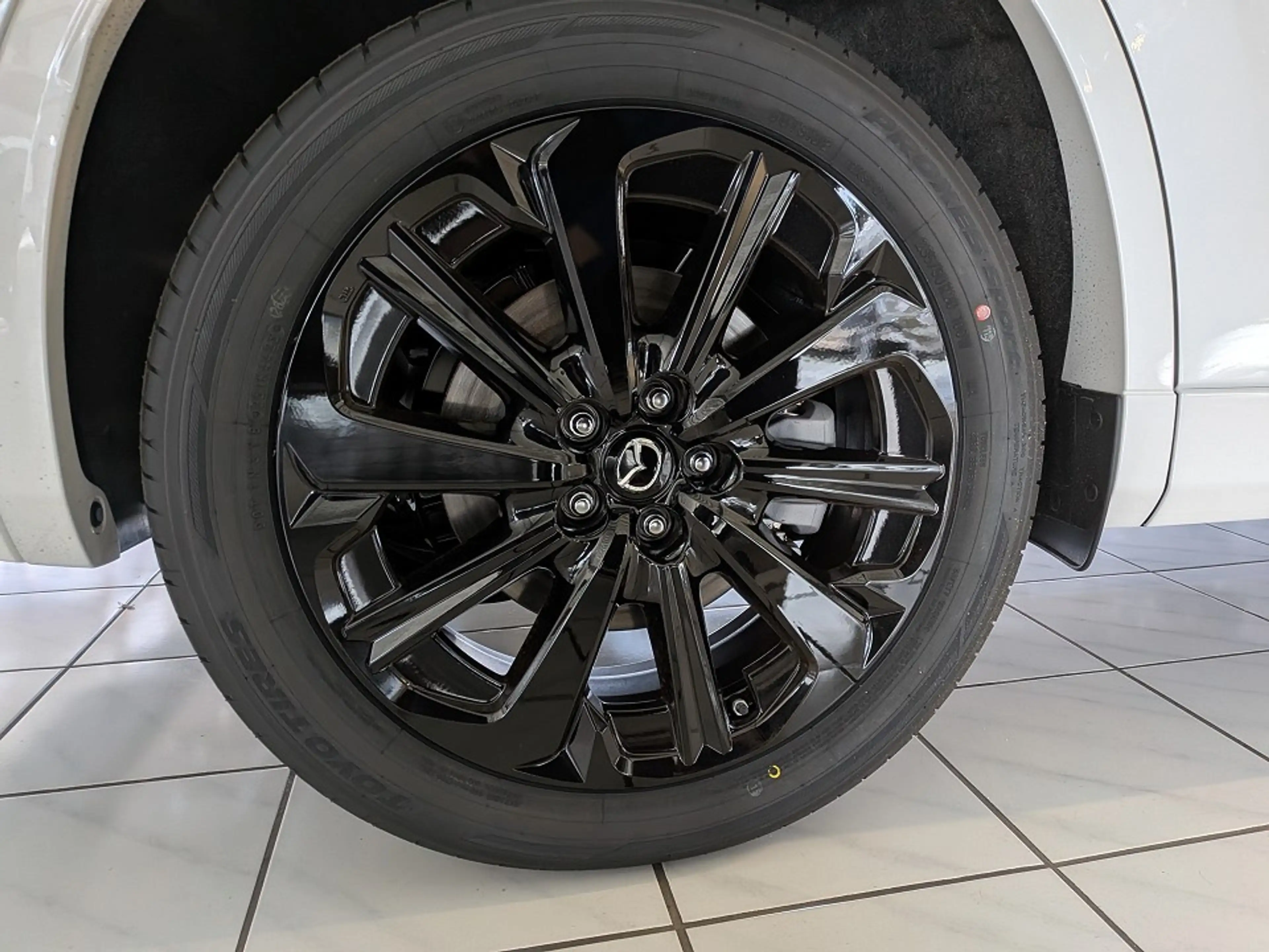 Mazda CX-60 2.5L e-SKYACTIV PHEV 327ps Homura Plus — photo 8