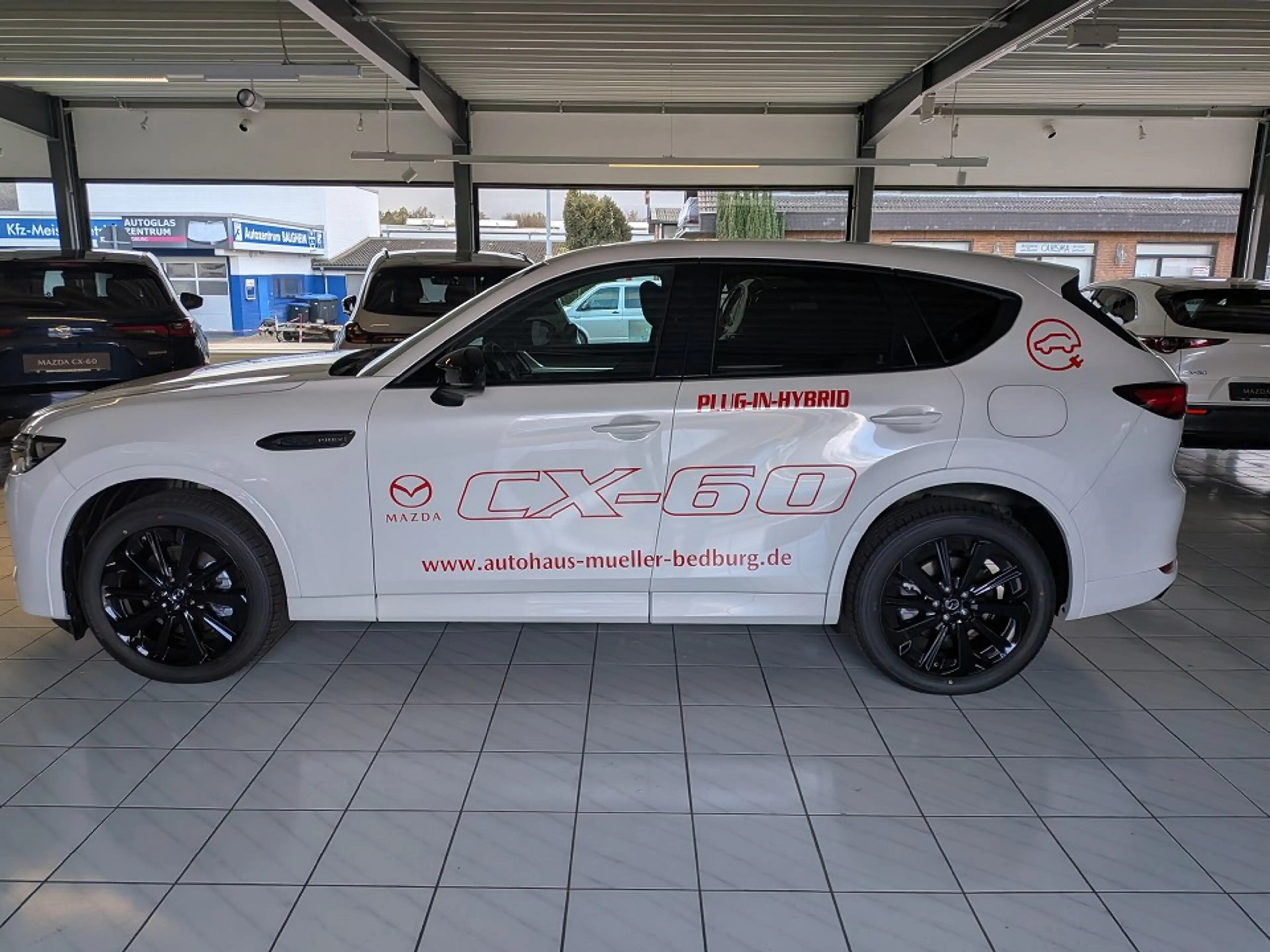 Mazda CX-60 2.5L e-SKYACTIV PHEV 327ps Homura Plus — photo 4