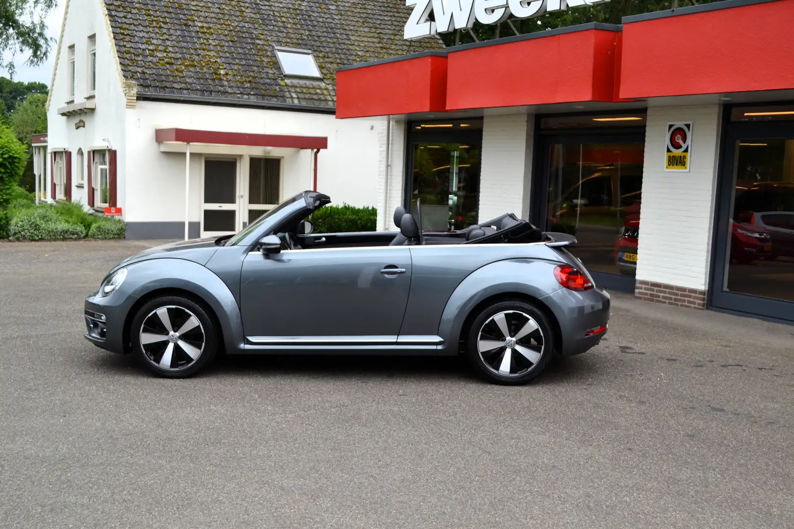 Volkswagen Beetle Cabriolet 1.2 TSI Design DSG-Automaat, 27.000 Km ! Grijs - 2