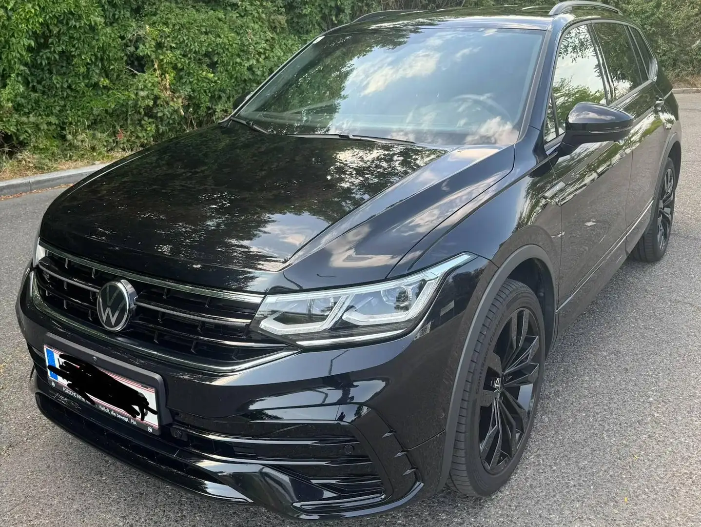 Volkswagen Tiguan Allspace Tiguan 2,0 TDI SCR DSG 4Motion Allspace R-Line R-Line Schwarz - 2