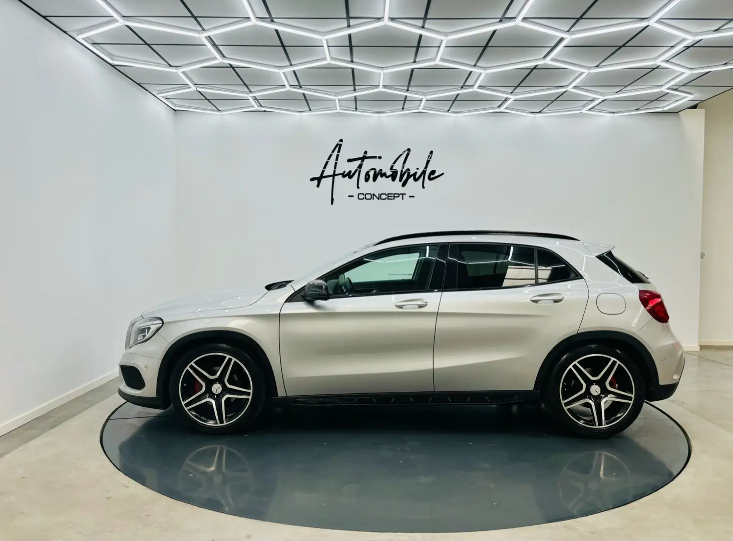 Mercedes-Benz GLA 200 ✅1AN GARANTIE✅TOIT PANO✅LED✅CARNET D’ENT Argent - 2