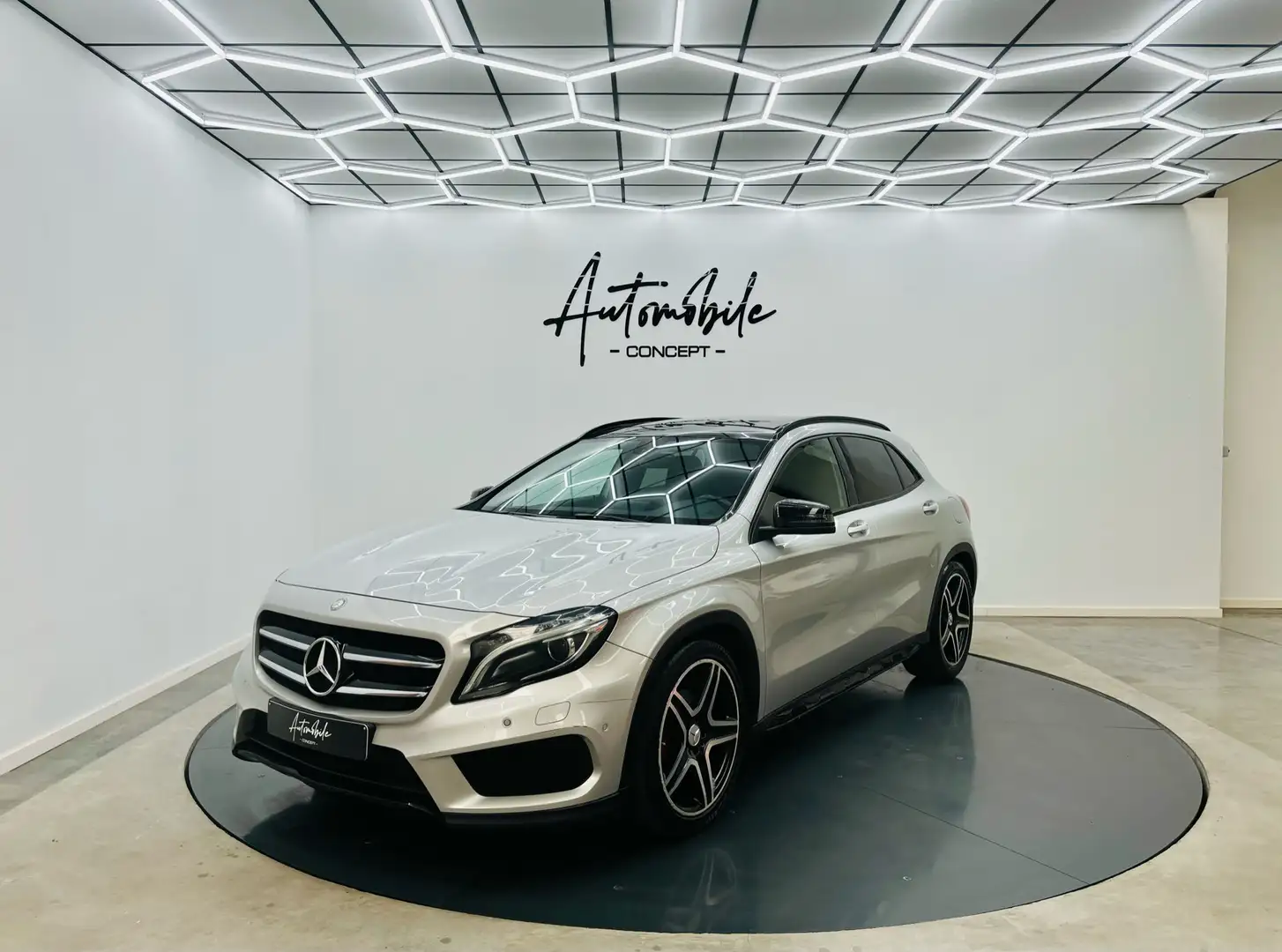 Mercedes-Benz GLA 200 ✅1AN GARANTIE✅TOIT PANO✅LED✅CARNET D’ENT Argent - 1