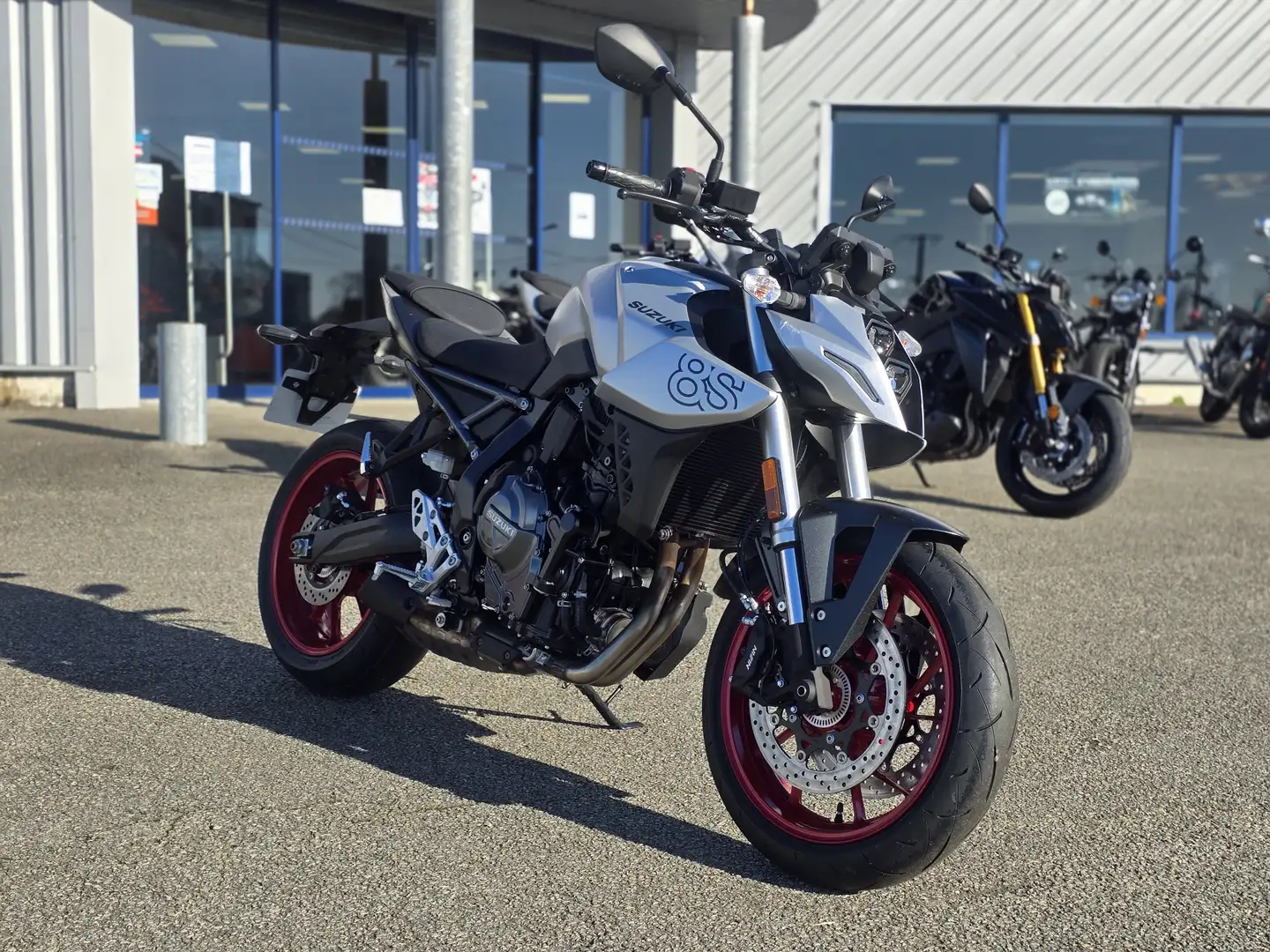 Suzuki GSX 8S Šedá - 1