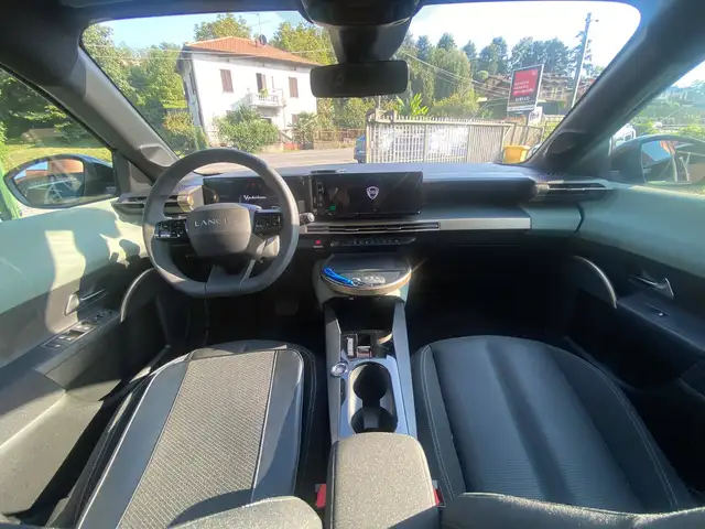 Lancia Ypsilon view 11