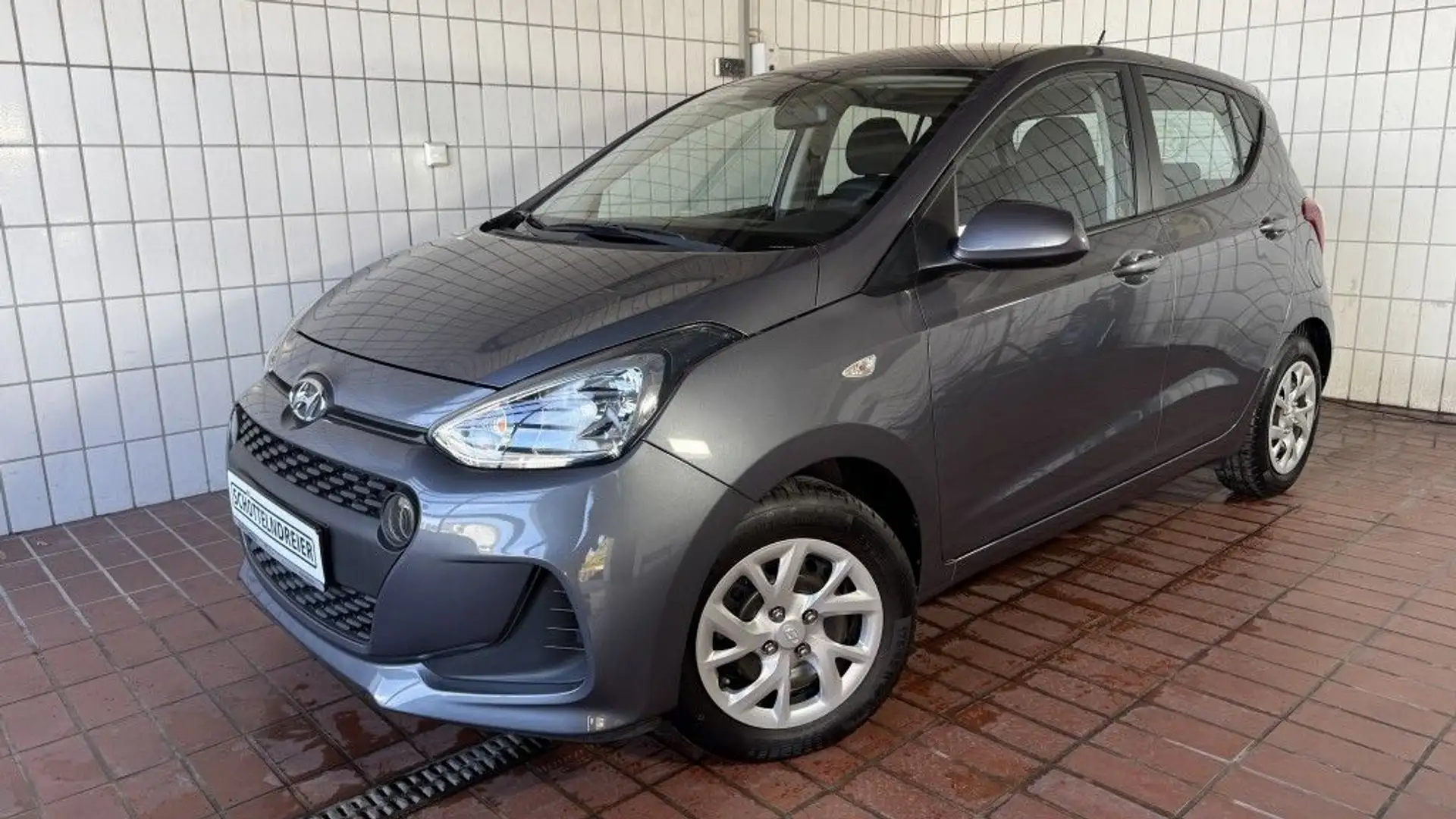 Hyundai i10 1.0 Automatik Trend *PDC*USB*KLIMA* Gris - 1
