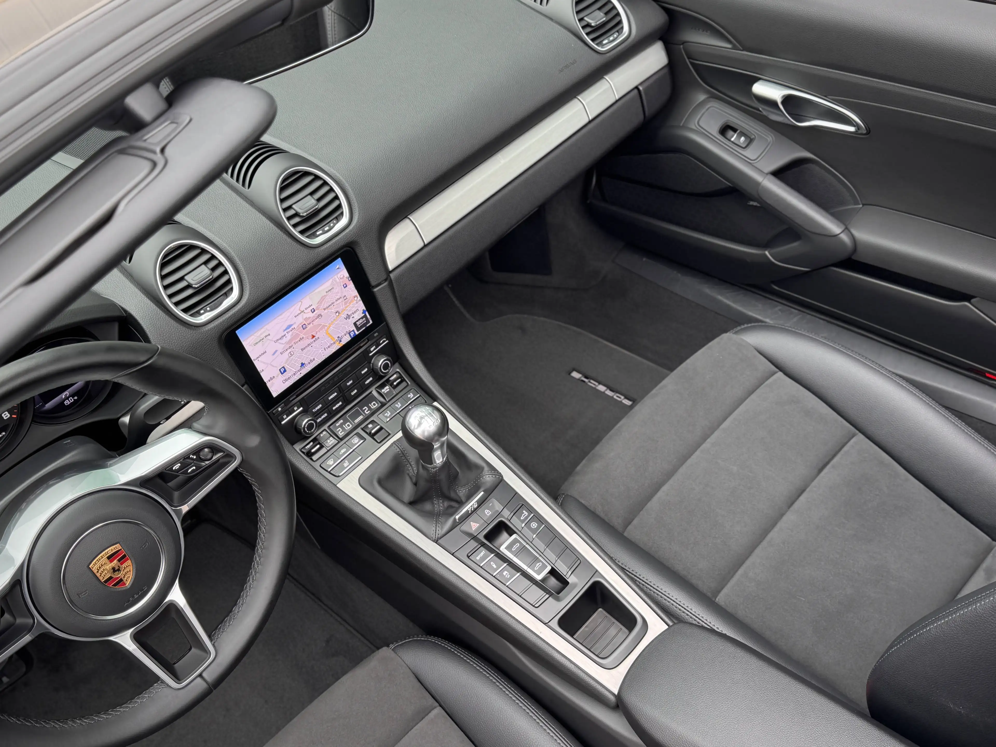 Porsche Boxster 718 — photo 14